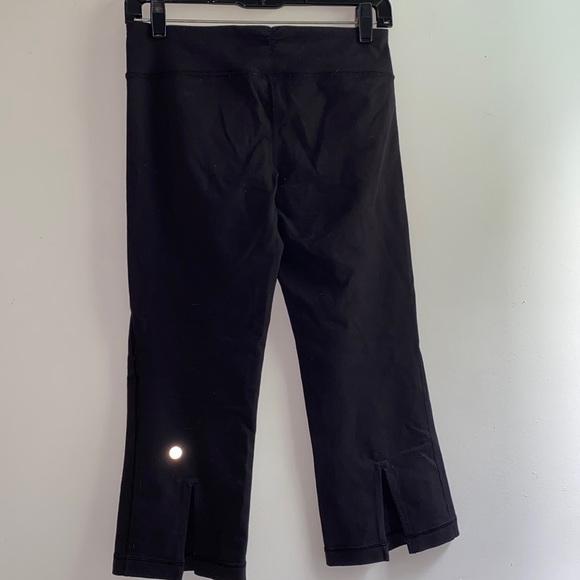 Lululemon Mid Rise Athletic Capris - Picture 2 of 4